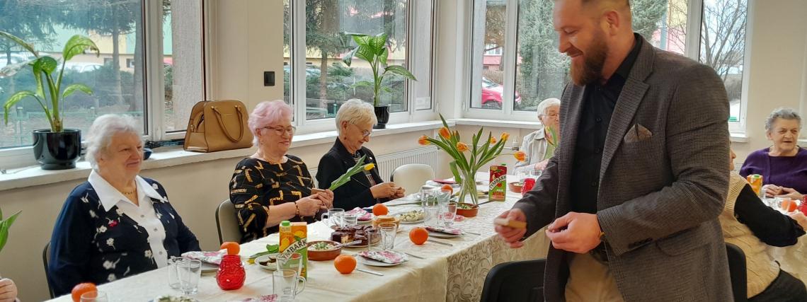 Dzień kobiet w klubie seniora